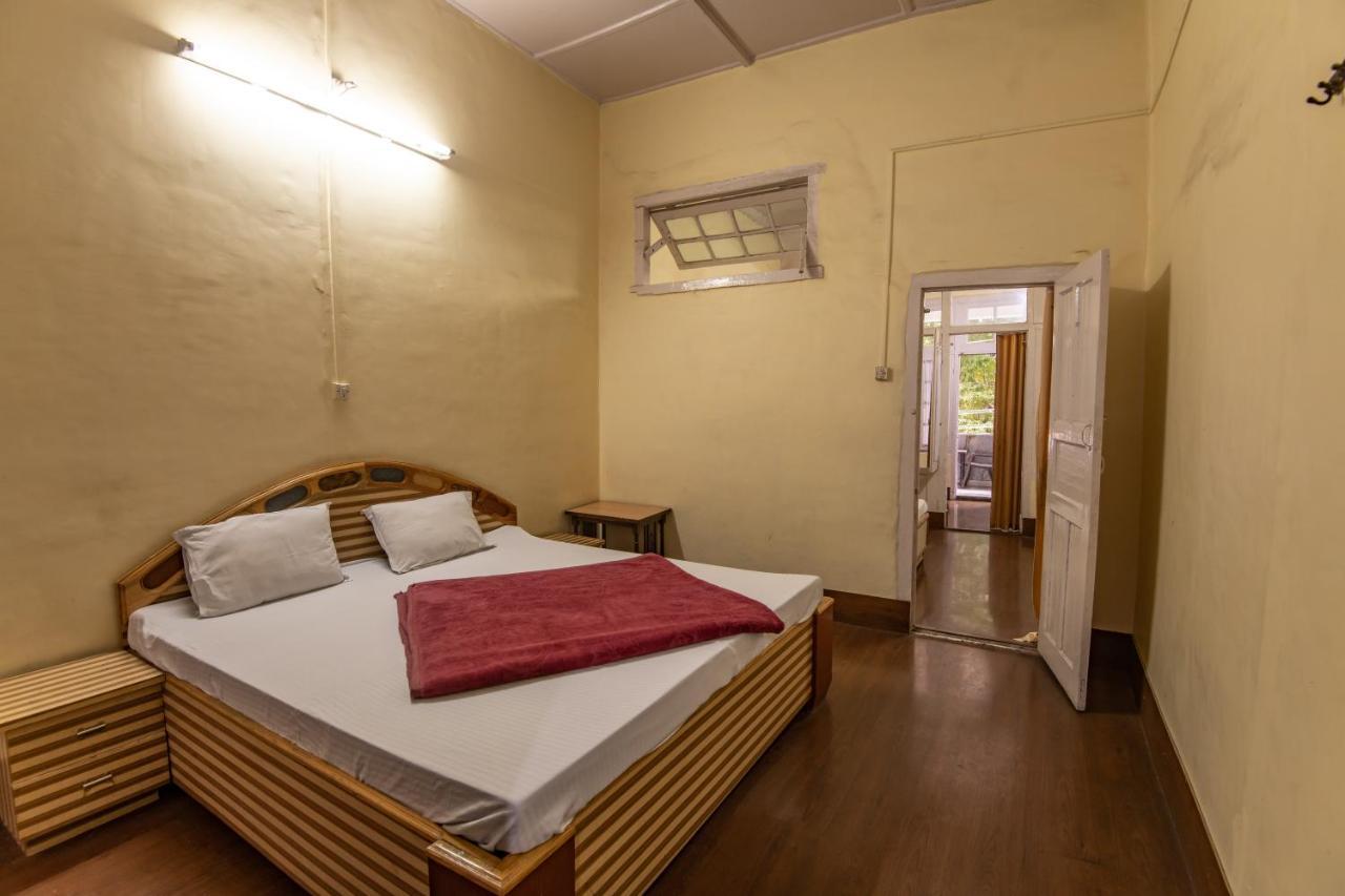 India Hotel - Lake View - Mall Road Nainital Dış mekan fotoğraf